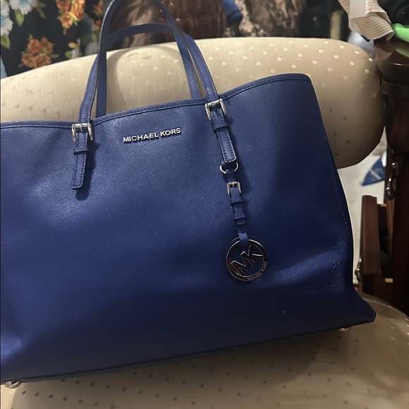 Michael Kors Royal Blue jet set travel tote - Picture 6 of 12